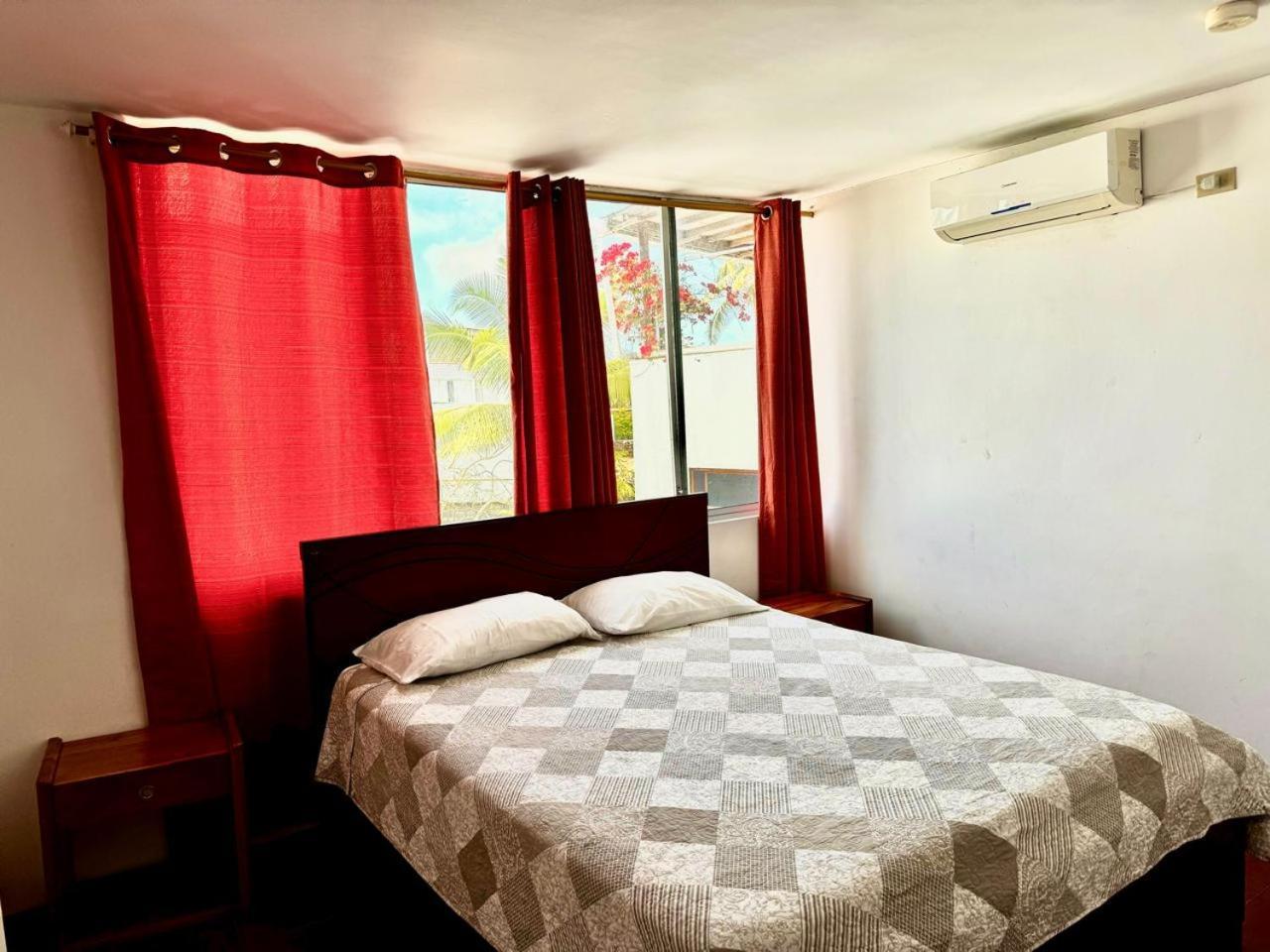 Hostal Muyuyo Puerto Ayora  Exterior foto